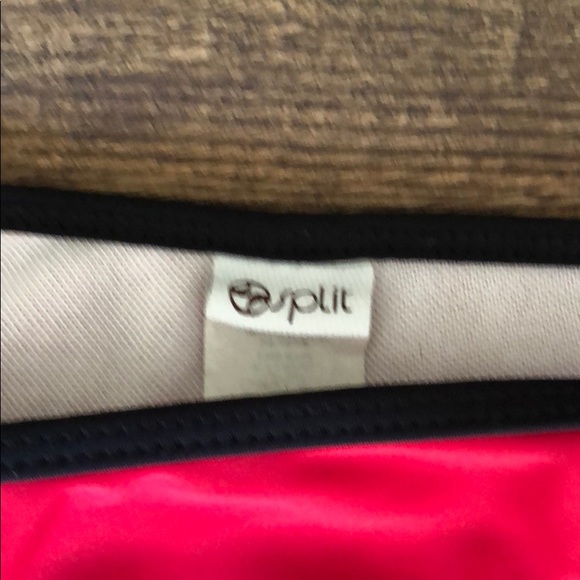 Split black and red two piece bikini - Picture 5 of 6